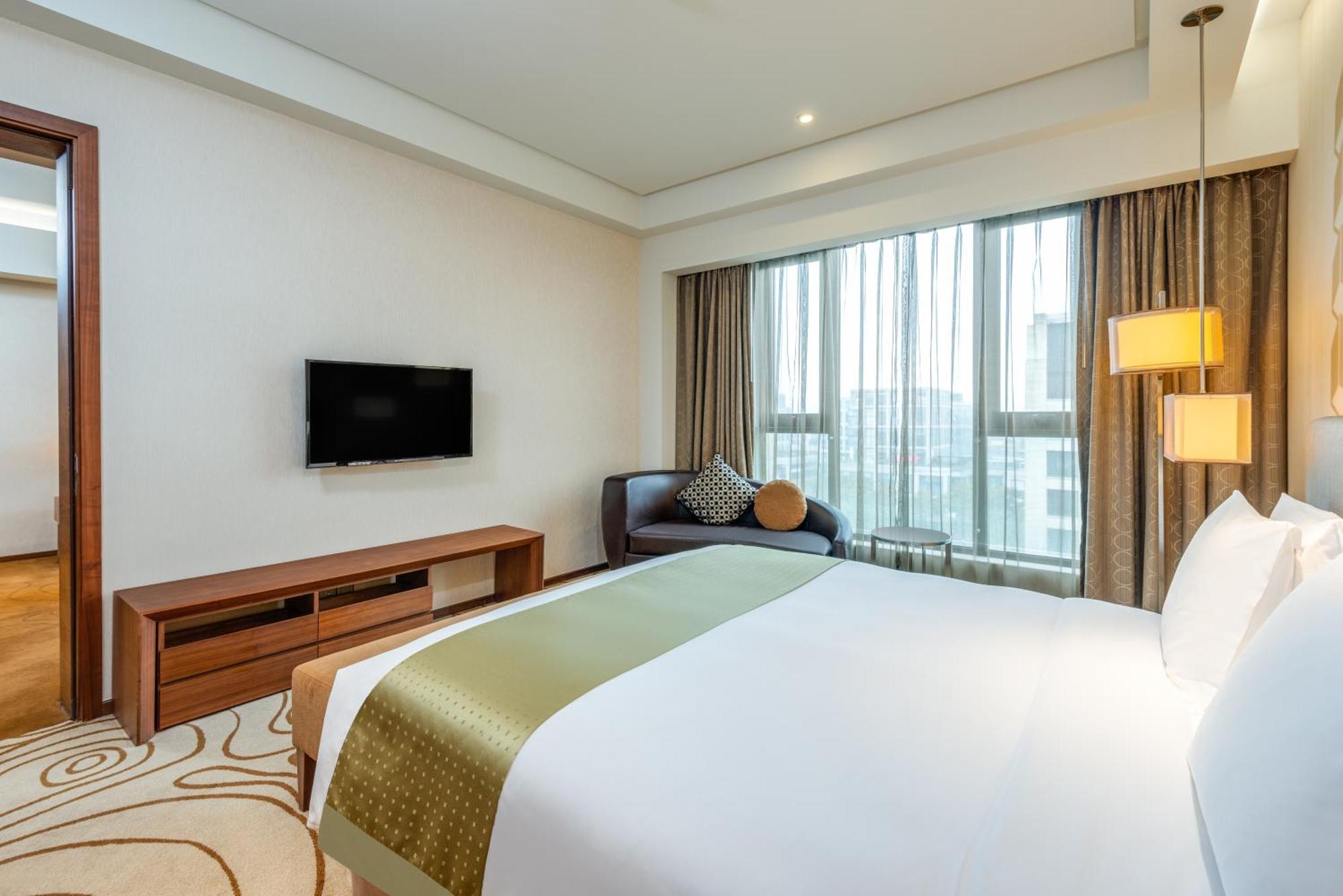 Hongqiao By Ihg 5*